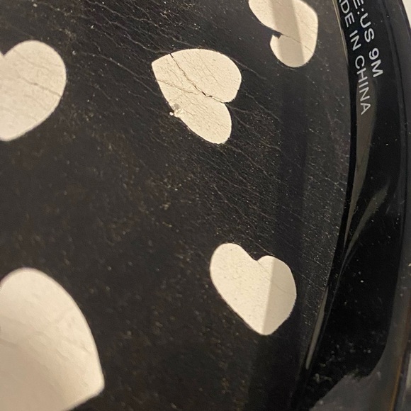 Kate Spade Black and White Heart Flip Flops - Picture 3 of 3